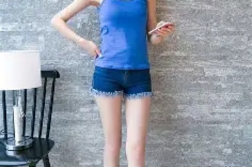 吃瓜群众吵翻！网红爆料是真是假？鹿晗直接报警让她求锤得锤